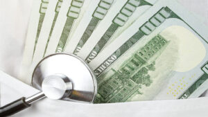 Het bonusprogramma voor gezondheidswerkers van $ 1,2 miljard is gericht op het behoud van werknemers
